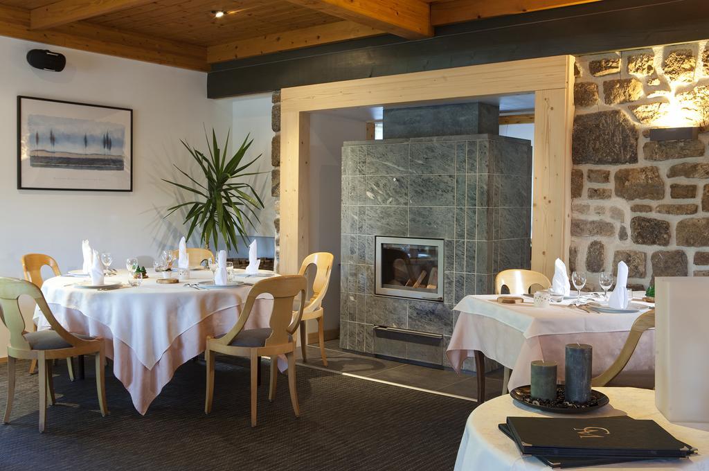 Logis Hotel Clair Matin ル・シャンボン・シュル・リニョン エクステリア 写真