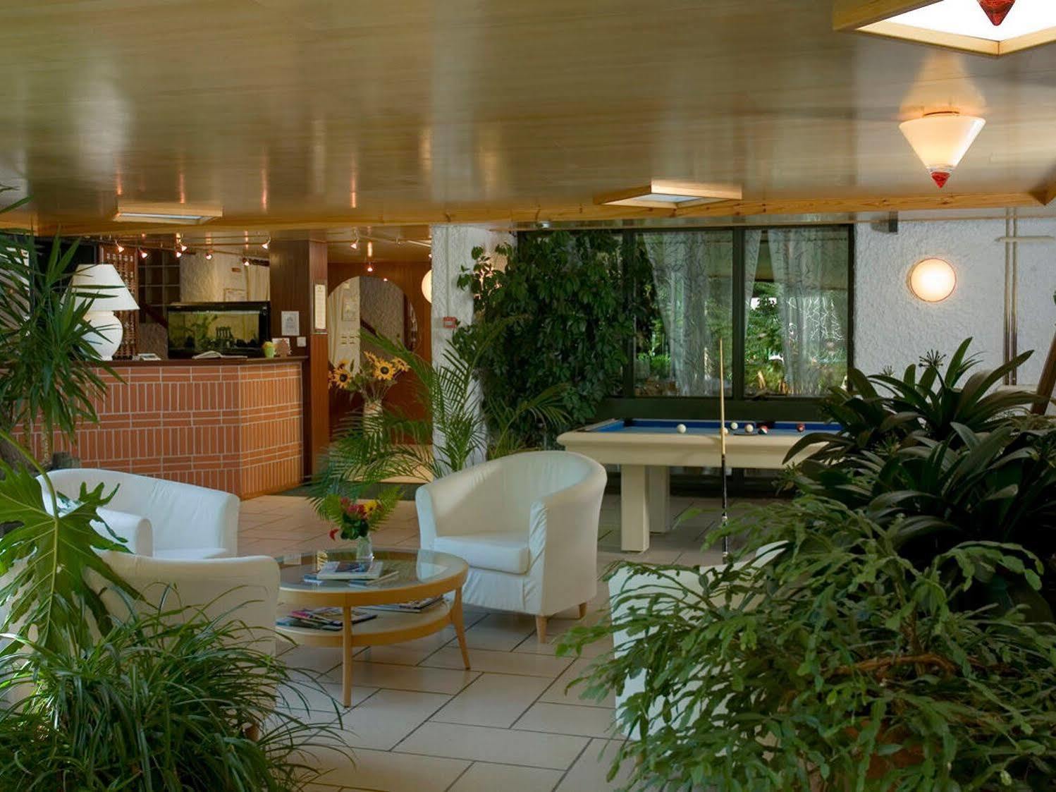 Logis Hotel Clair Matin ル・シャンボン・シュル・リニョン エクステリア 写真